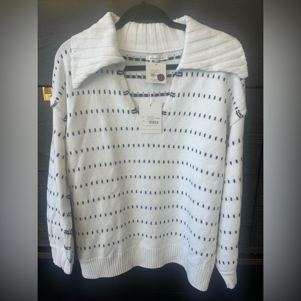 NWT Miracle White & Navy Dotted Line Patterned Women's Sweater Size S/M